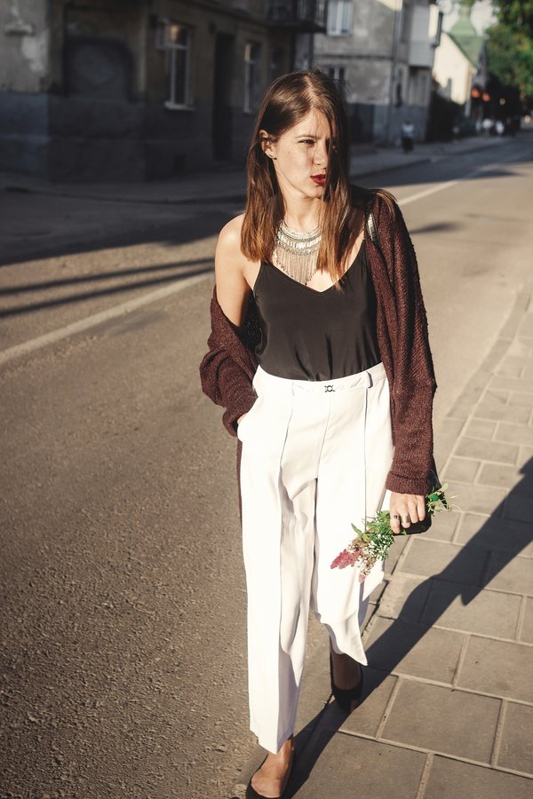 Explorez la magie des pantalons bohèmes pour toutes les occasions